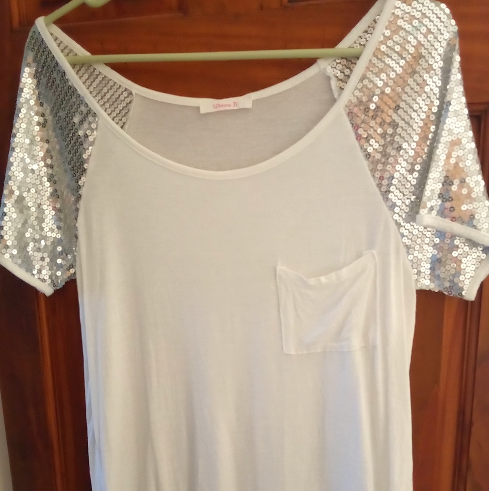 Size large top